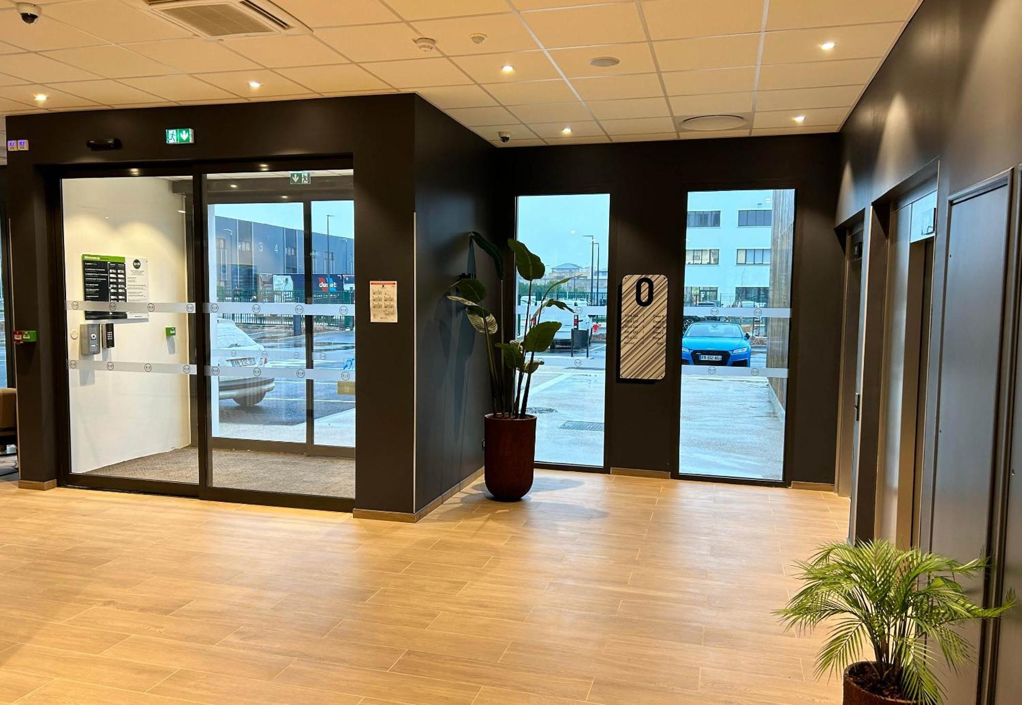 B&B Hotel Cergy Saint-Christophe Gare Esterno foto
